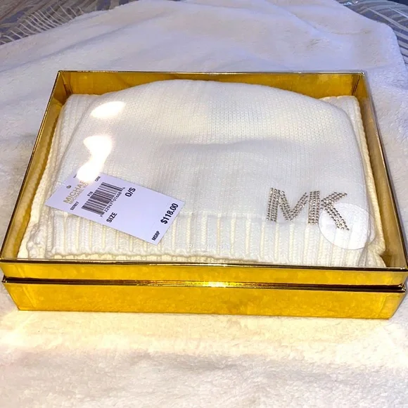 Brand New Michael Kors scarf and hat gift set! s-l400.jpg main image 4